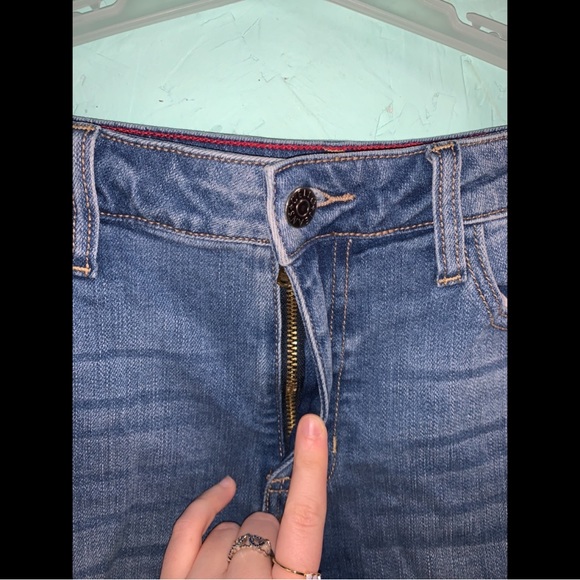 Cello Jean Shorts - Picture 5 of 9